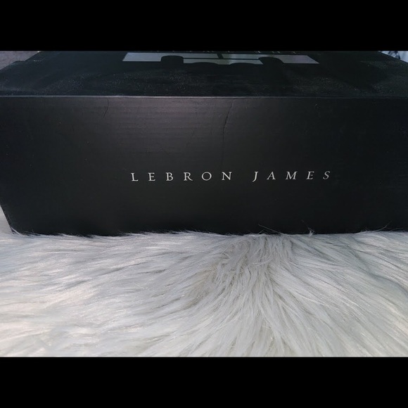 New with Box Lebron 12' sneakers size 8.5 - Picture 2 of 6